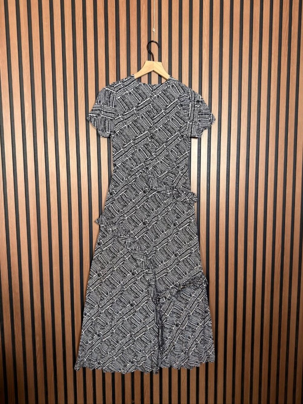 New Elie Tahari Dress 6 Womens White Black 100% Silk Ruffled Trim Geometric - Picture 2 of 8